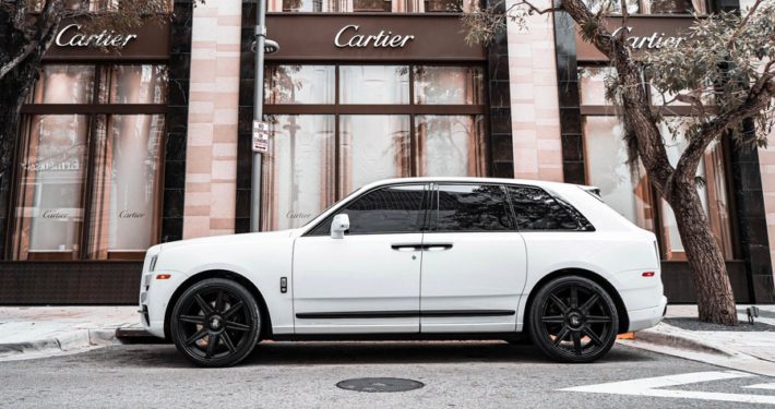 Cullinan-Chauffeur-Driven-NYC-white - Automotive Luxury